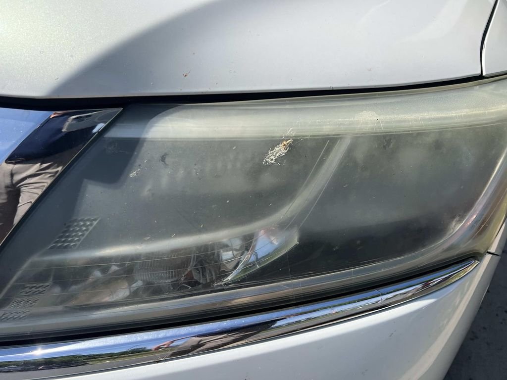 Used 2014 White Nissan SL image 2
