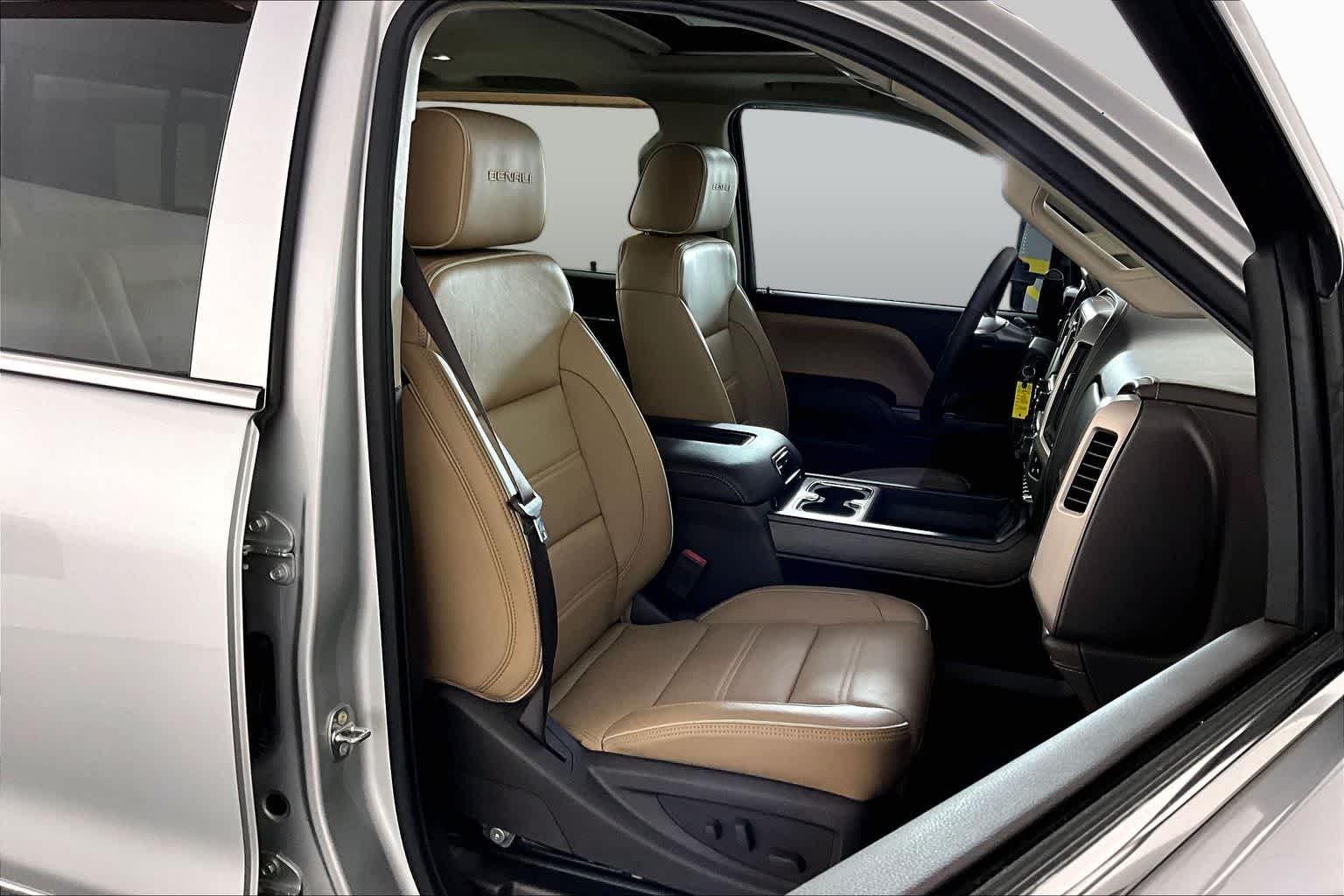 Used 2018 Quicksilver Metallic GMC Denali image 9