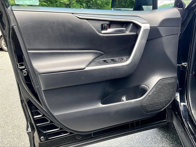 Used 2020 Black Toyota XLE image 19