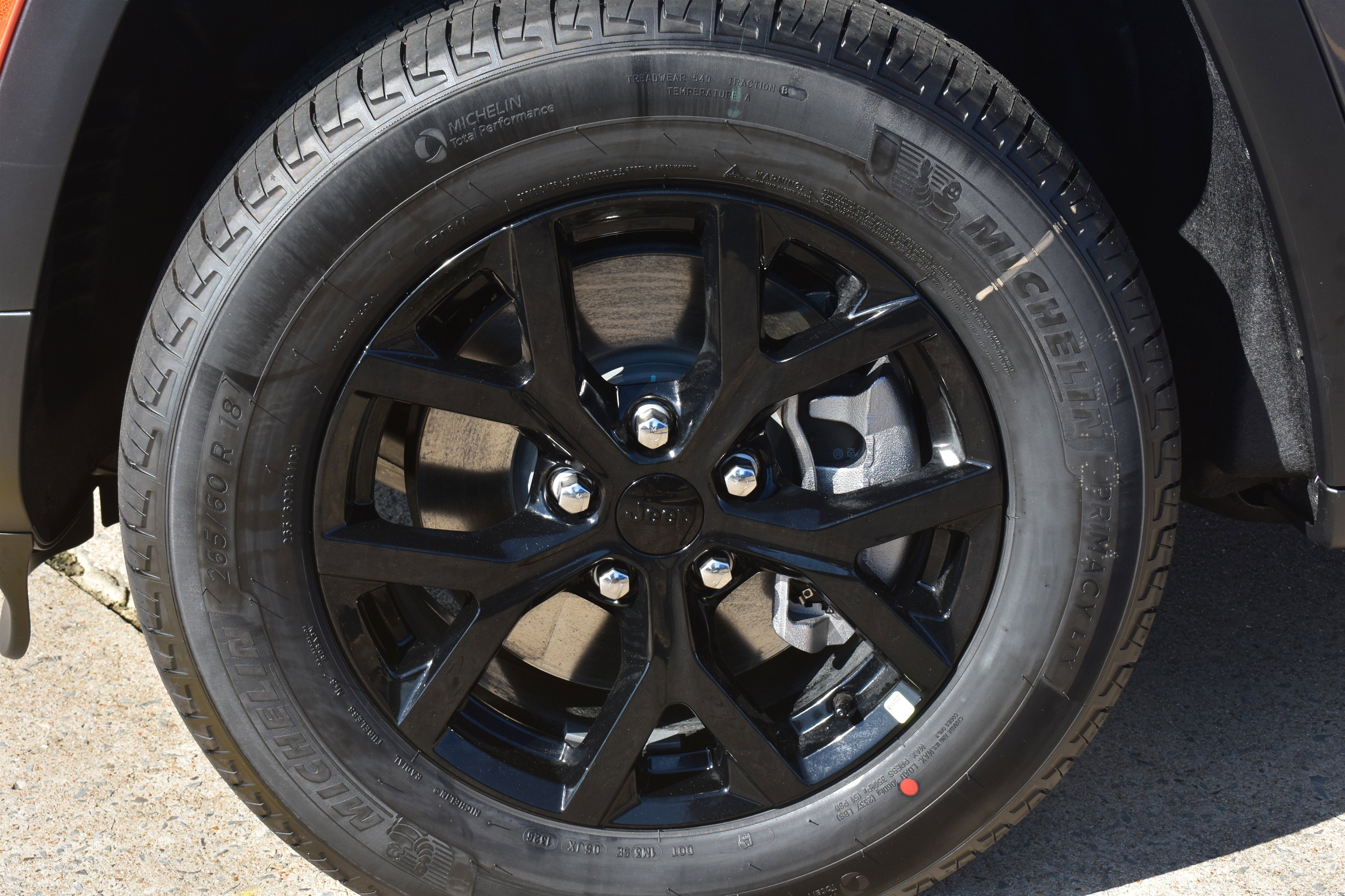 New 2026 Baltic Gray Metallic Clear-Coat Exterior Paint Jeep Laredo Altitude image 10