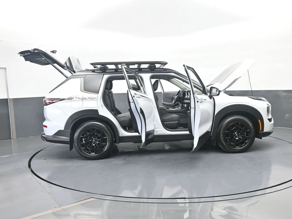 New 2026 White / Black Mitsubishi Trail Edition image 73