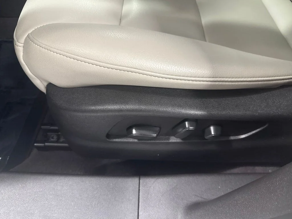 Used 2023 Gray Cadillac Luxury image 17
