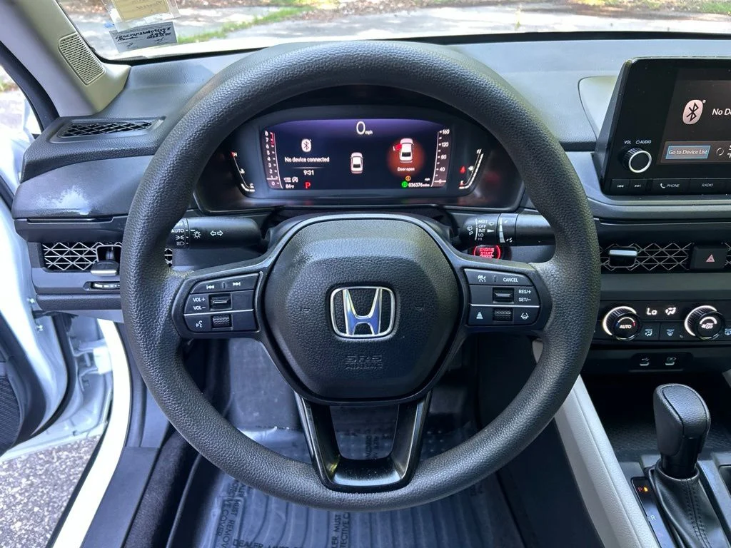 Used 2023 White Honda EX image 20