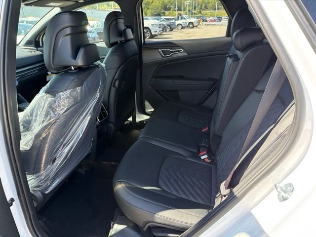 New 2027 Glacial White Pearl / Black Ro Kia X-Line image 7