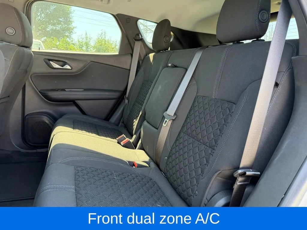 Used 2021 SILVER ICE METALLIC Chevrolet LT image 18