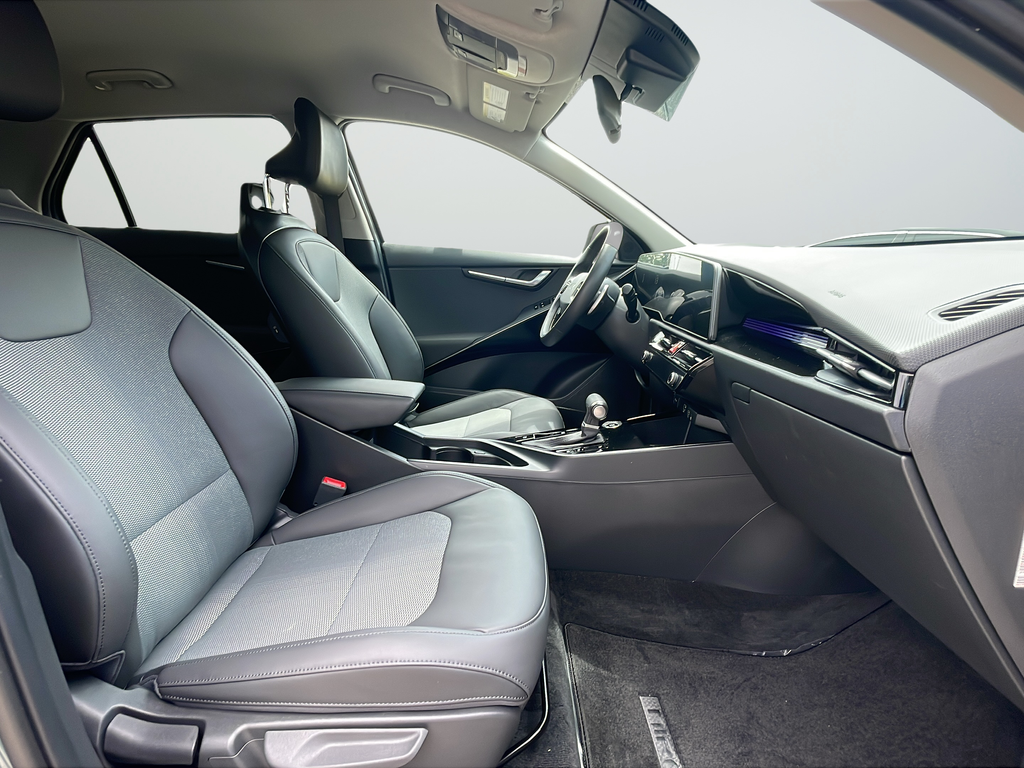 Used 2023 Green Kia EX image 25