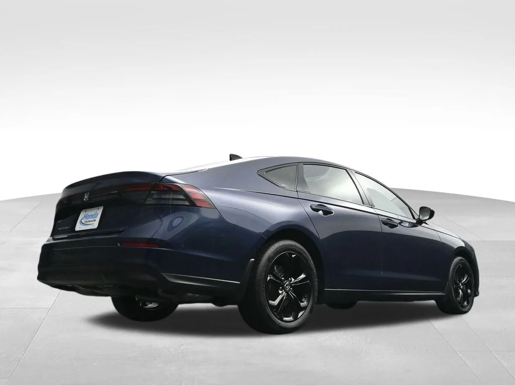 Used 2025  Honda SE image 45