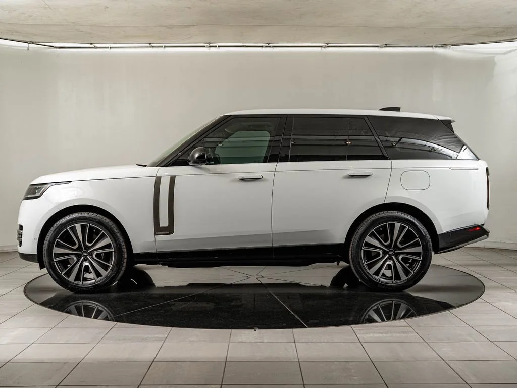 Used 2025 Fuji White Land Rover Autobiography image 8