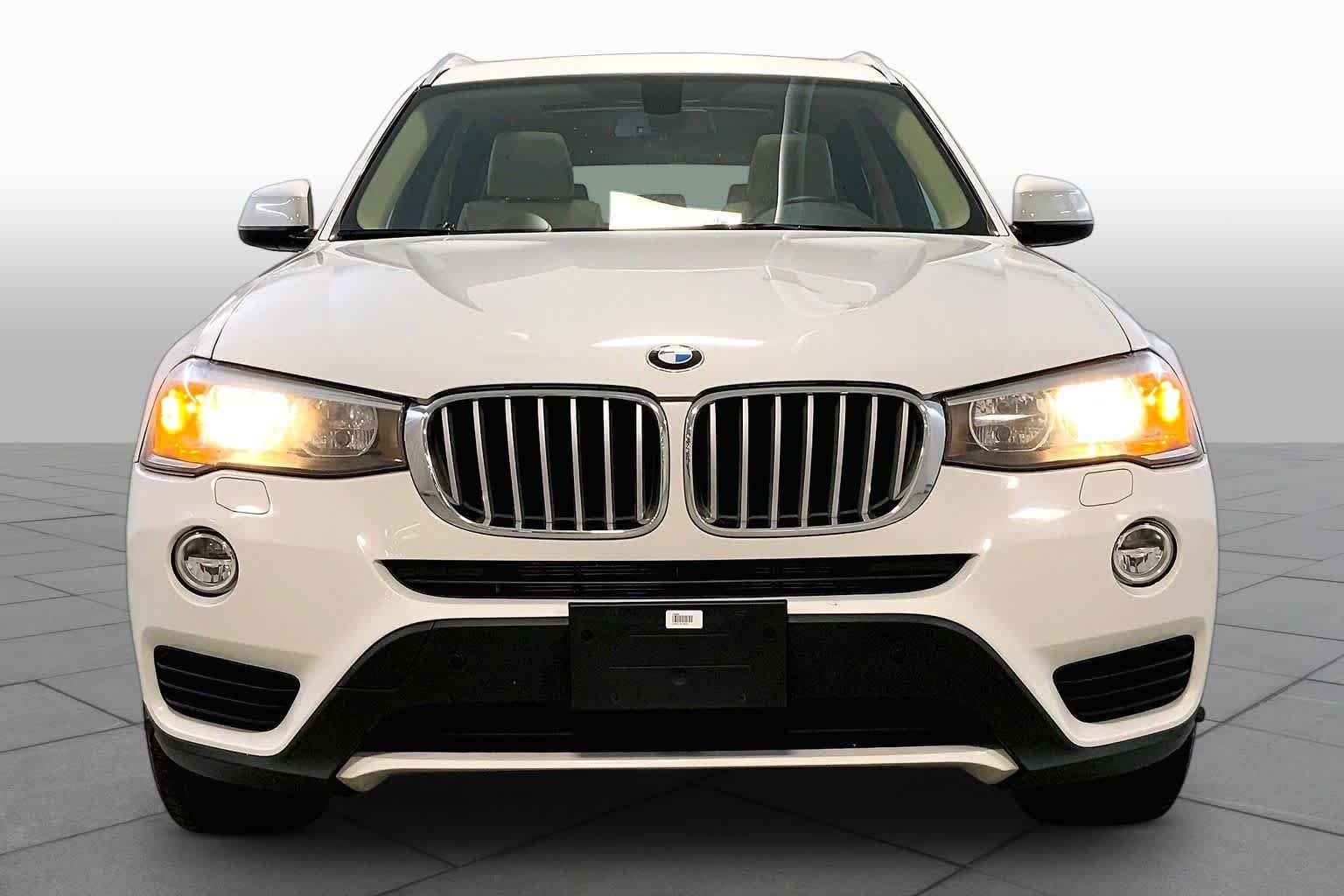 Used 2017 Alpine White BMW xDrive28i image 3
