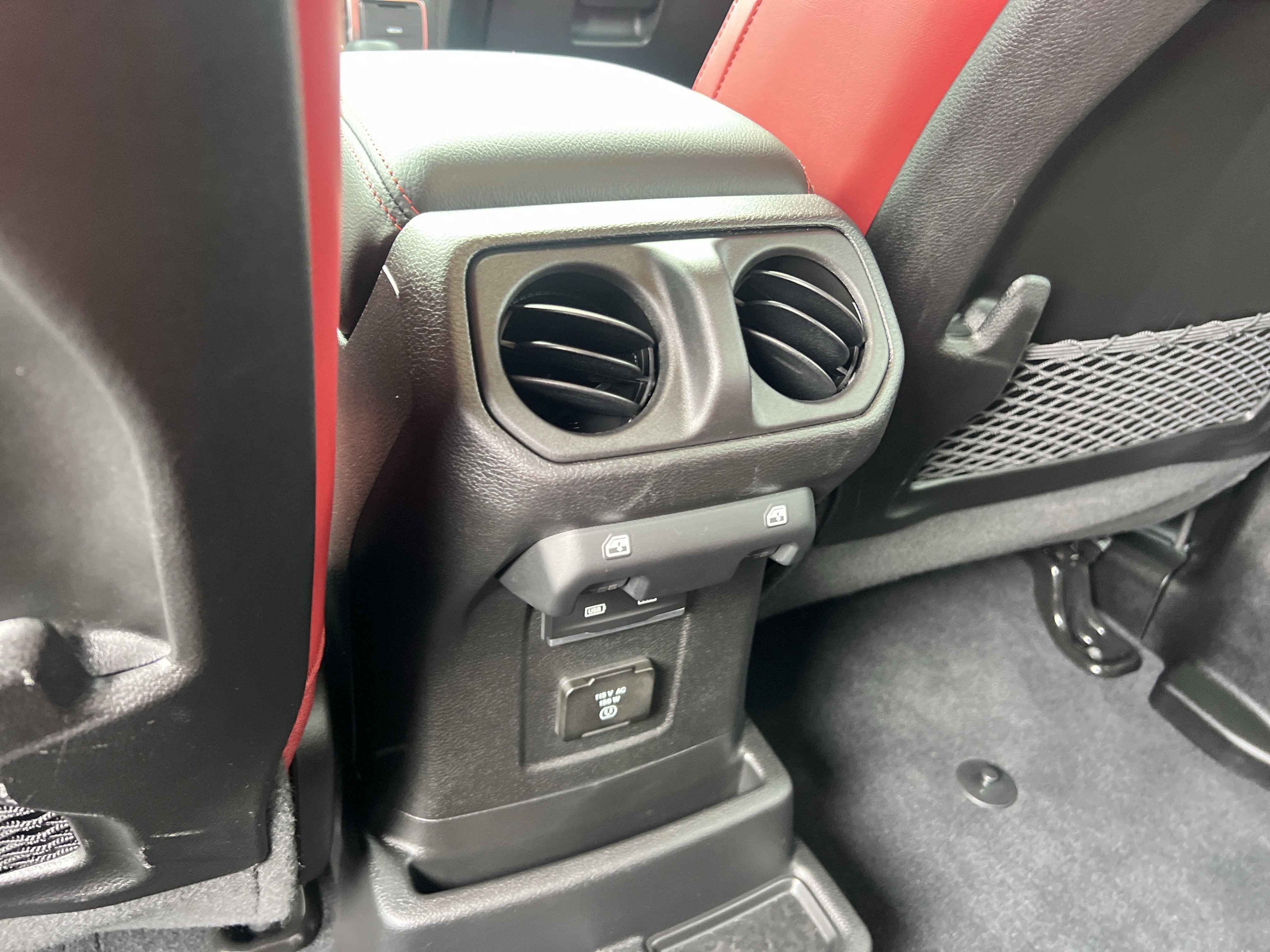 Used 2024 Silver Zynith Clearcoat Jeep Rubicon 392 image 31