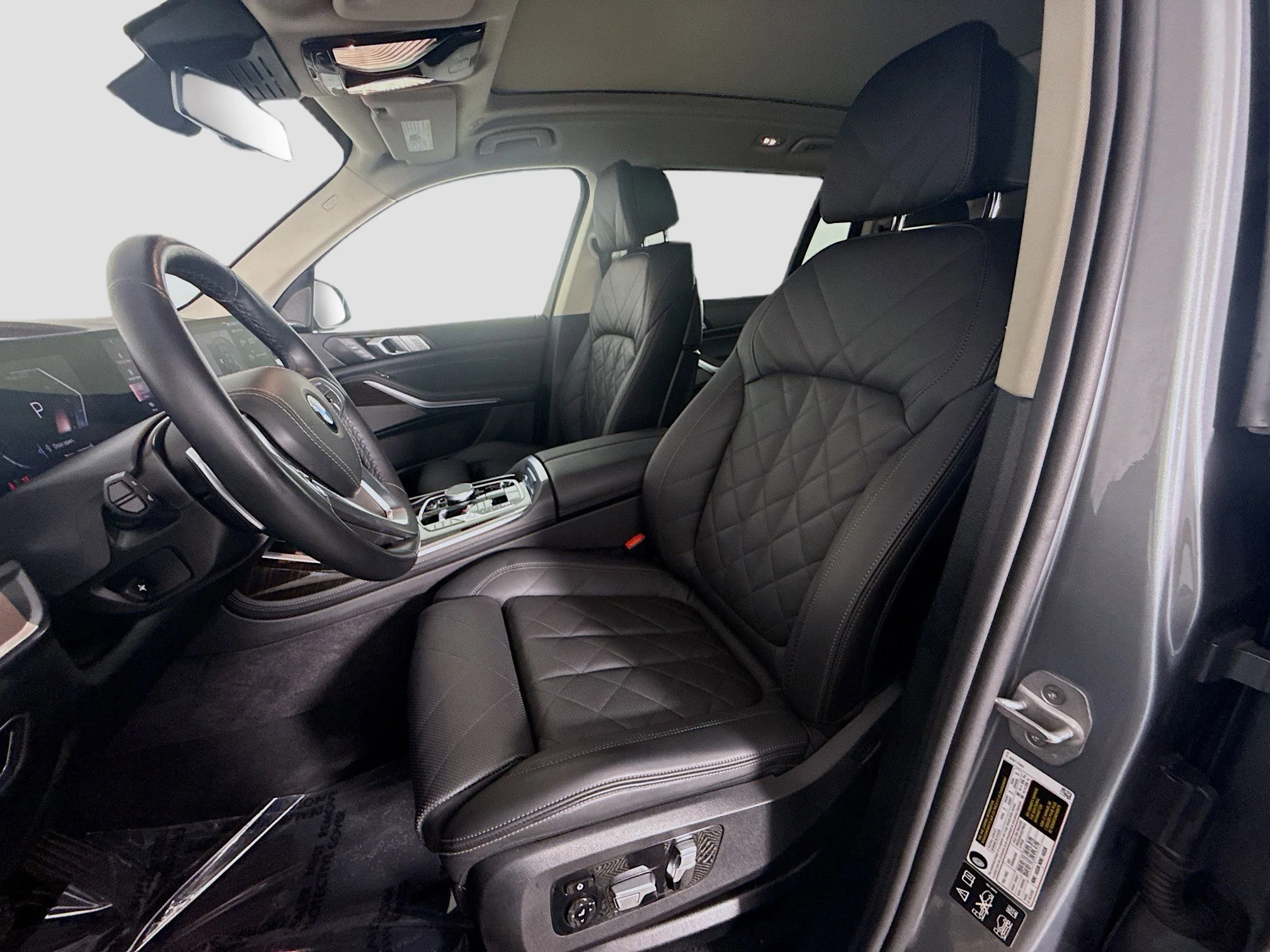 Used 2026 Skyscraper Gray Metallic BMW xDrive40i image 18