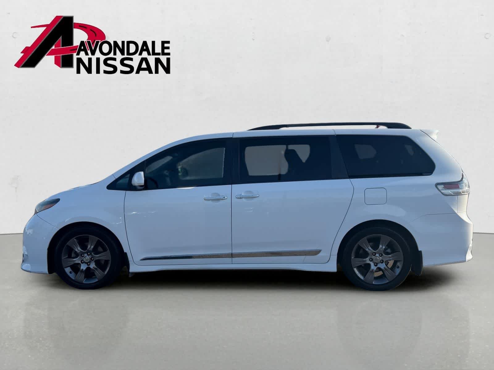 Used 2015 Super White Toyota SE Premium image 3