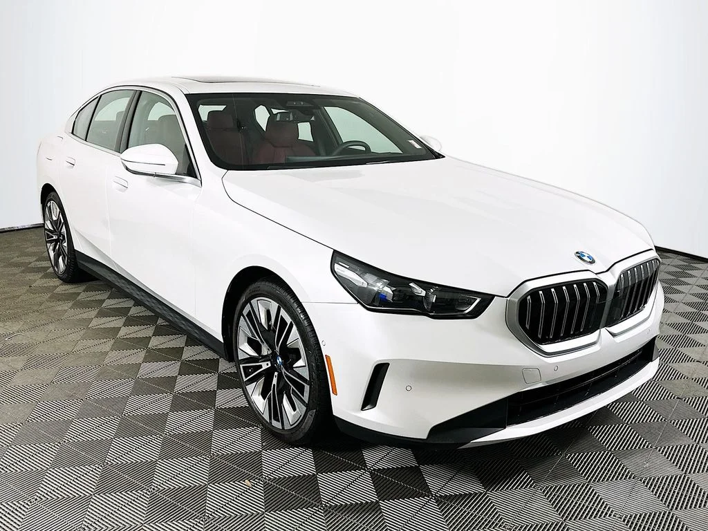Used 2026 White Metallic BMW 540i xDrive image 3