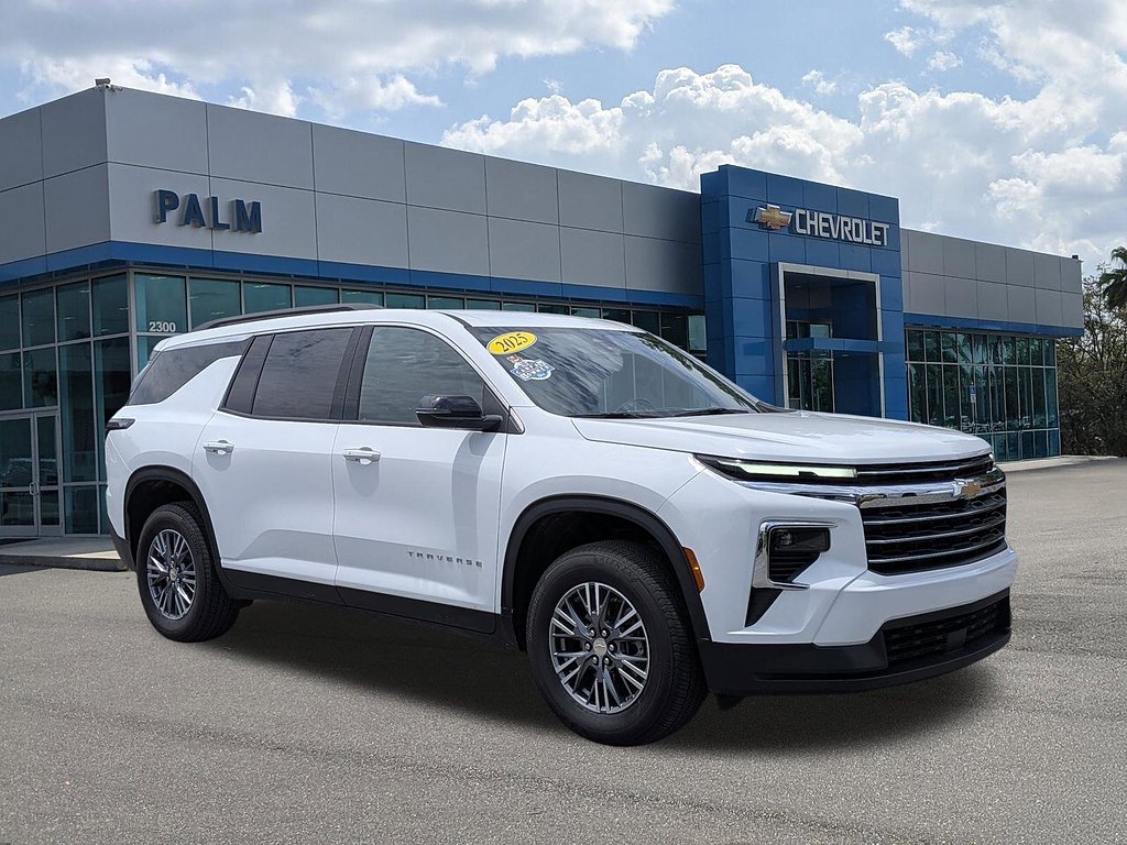 2025 Chevrolet Traverse LT - Photo 18