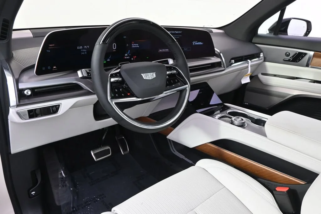 2027 Cadillac VISTIQ Sport - Photo 11