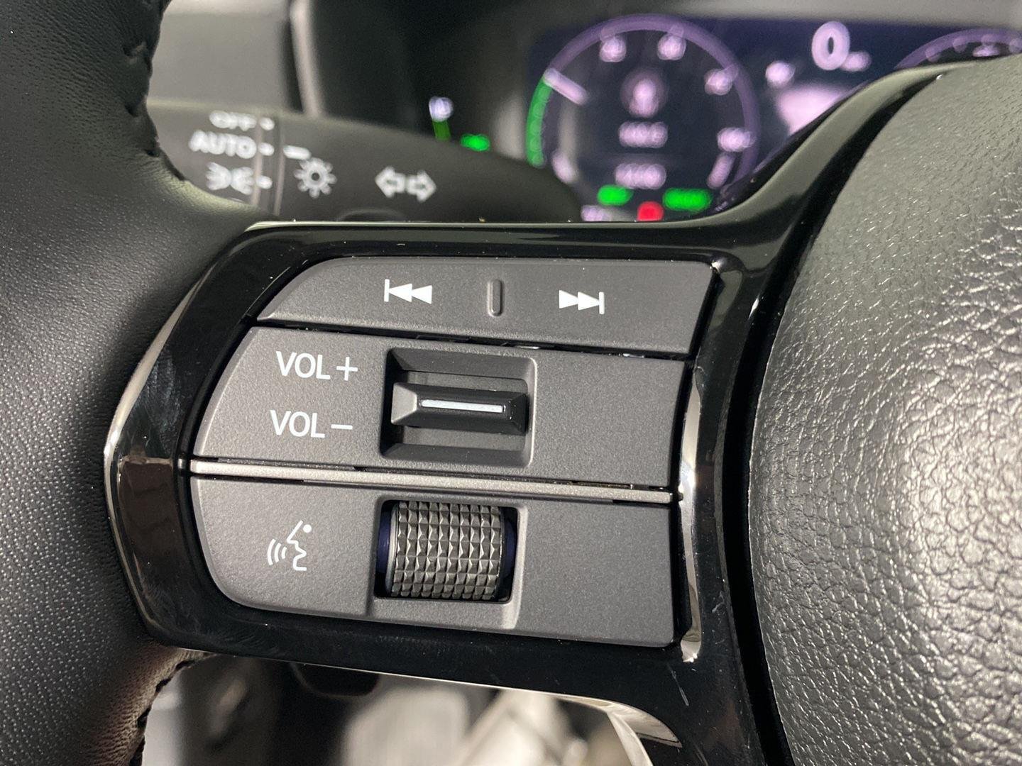 Used 2026 Meteorite Gray Metallic Honda Touring image 17