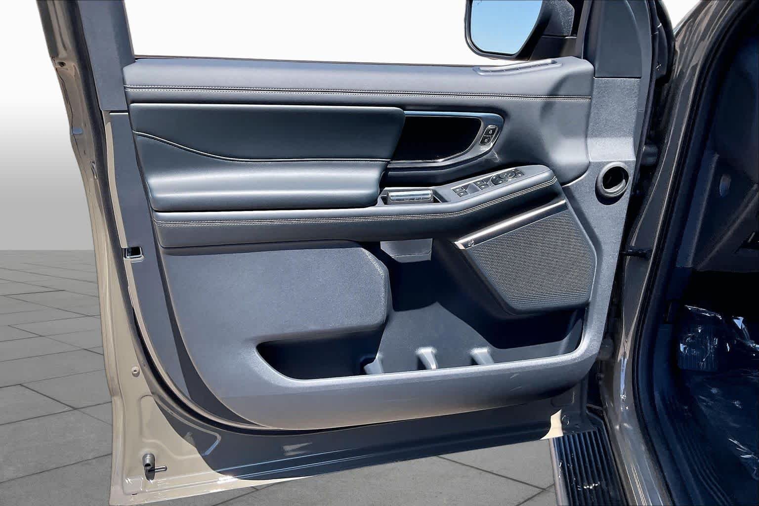 New 2026 Marsh Gray Ford Platinum® image 10
