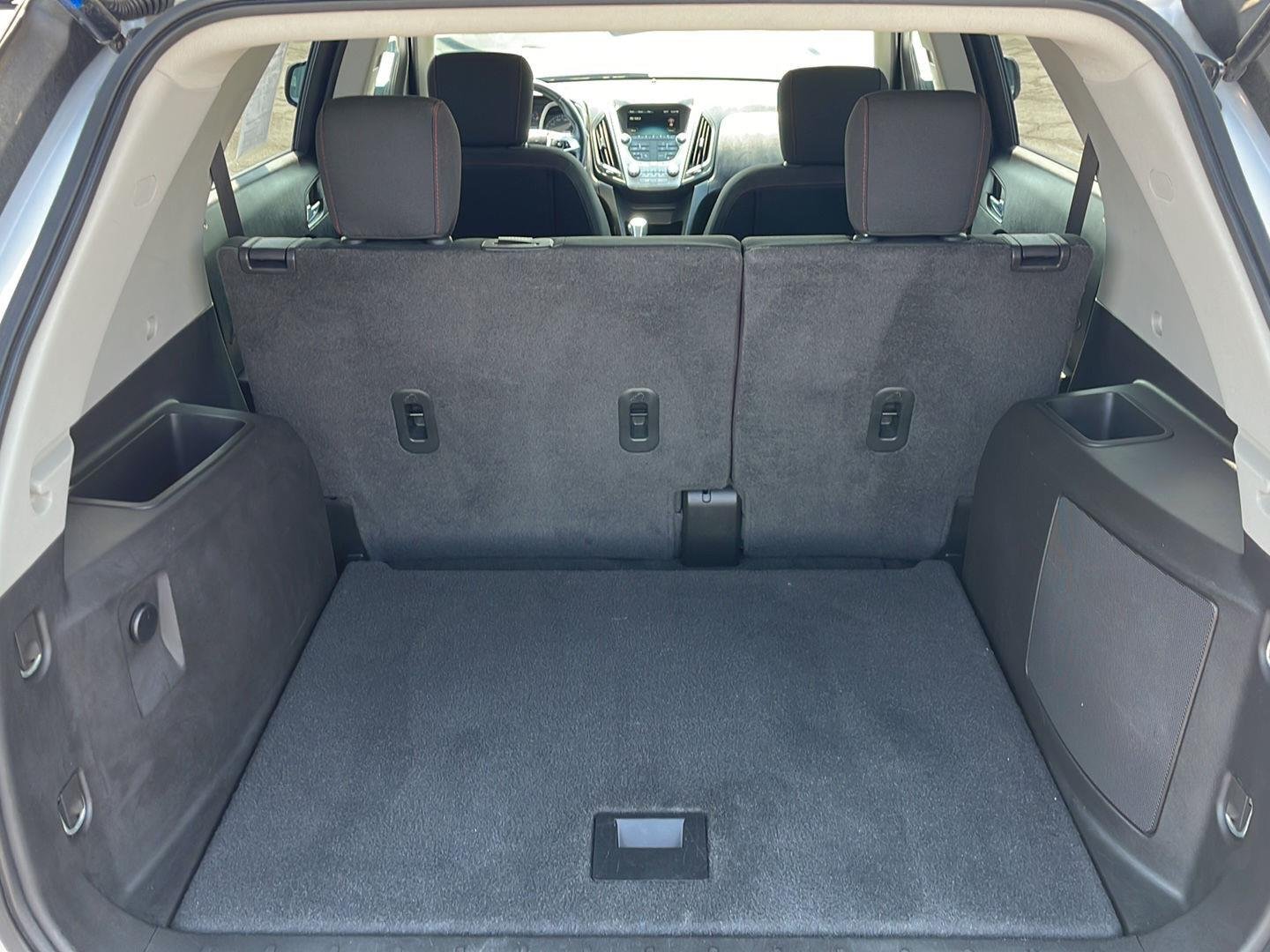 Used 2015 Silver Ice Metallic Chevrolet LT image 27