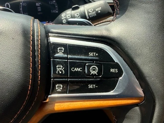 Used 2024 White Jeep Summit Reserve image 27