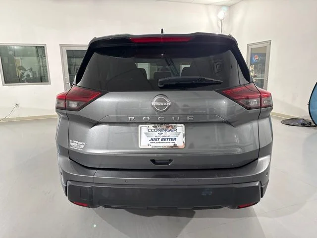 Used 2024 Gray Nissan S image 8