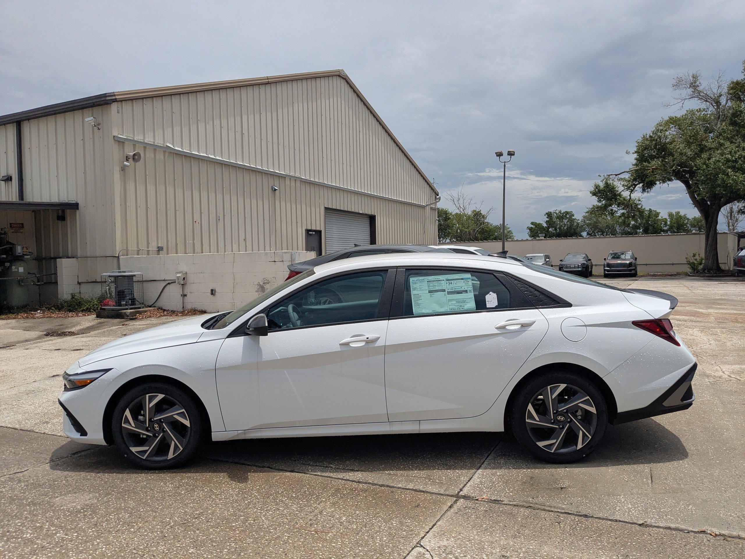 New 2025 Serenity White Hyundai SEL Sport image 8