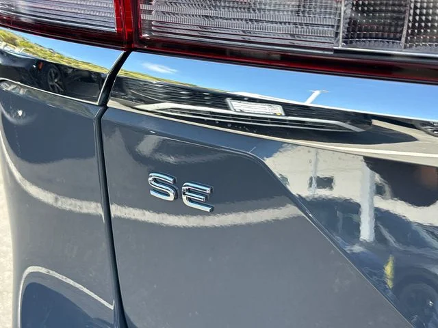 New 2026 Pure Gray Volkswagen 2.0T SE w/Technology image 10