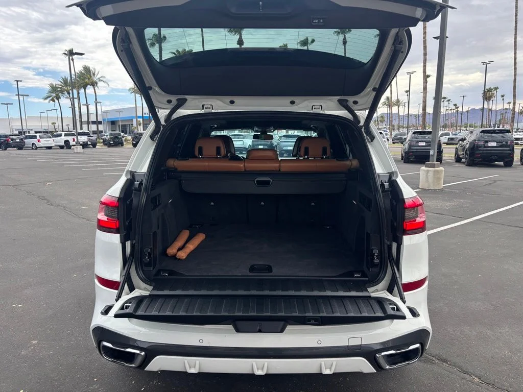 Used 2020 White BMW xDrive40i image 19