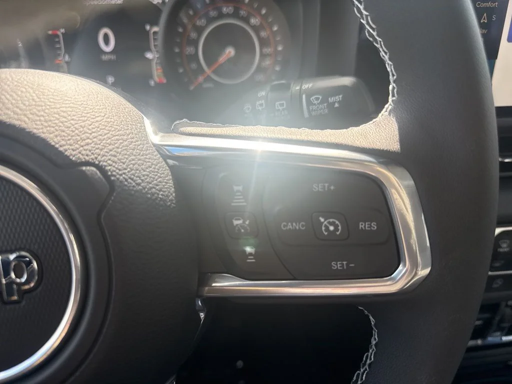 2025 Jeep Wrangler 4-Door Sahara - Photo 24