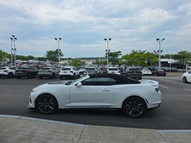 Used 2023 White Chevrolet ZL1 image 7