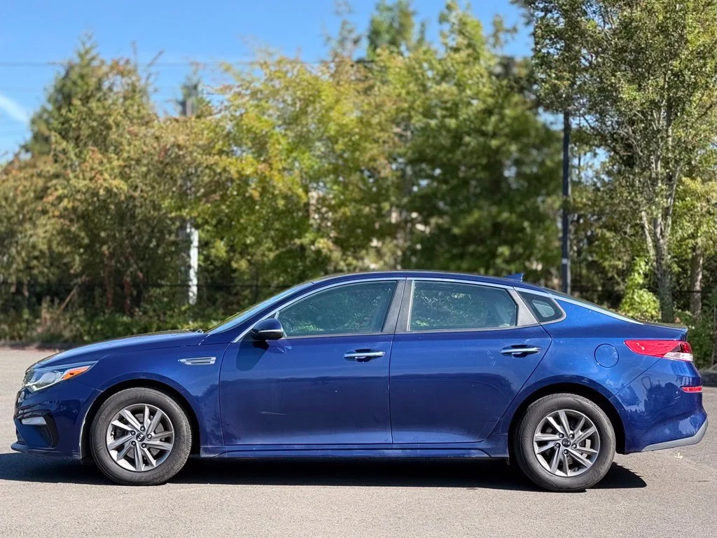 Used 2020 Horizon Blue Kia LX image 2