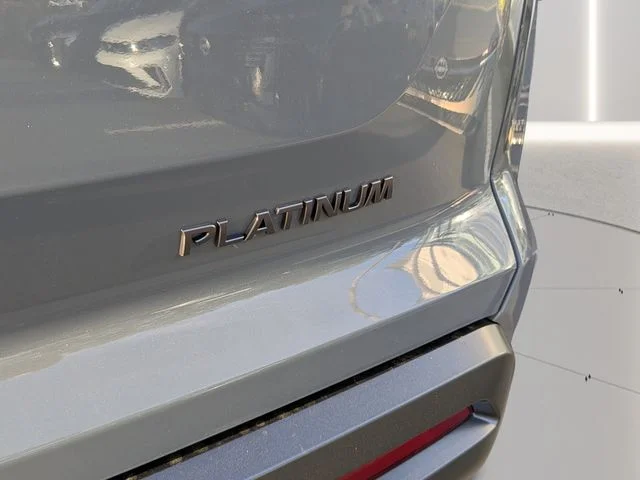 New 2026 Boulder Gray Pearl / Super Black Two-tone Nissan Platinum image 8