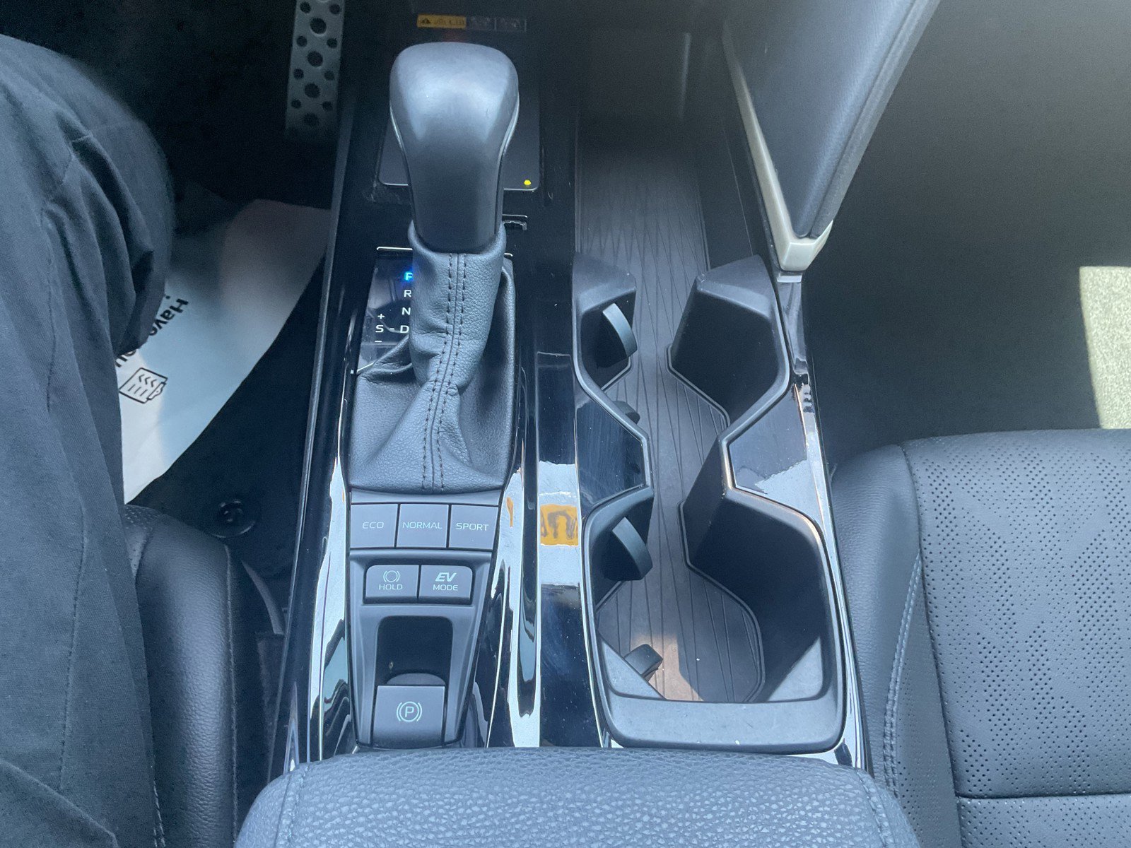 2025 Toyota Camry XSE - Photo 29