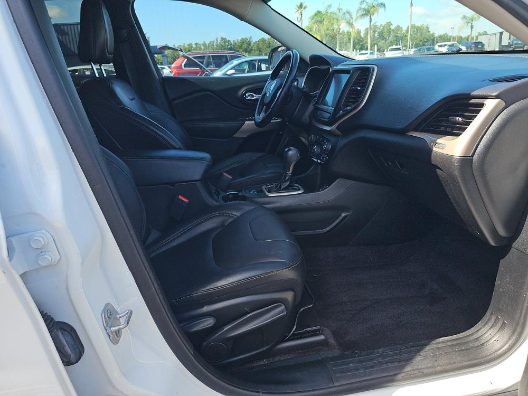 Used 2018 White Jeep Limited image 5