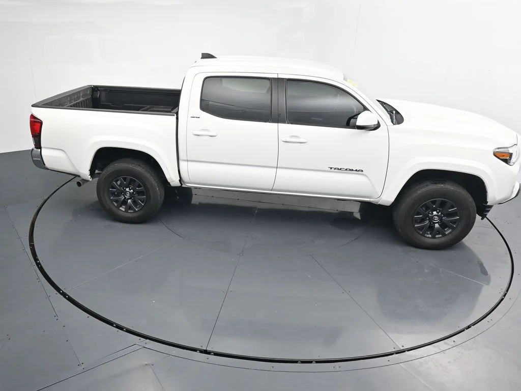 Used 2023 White Toyota SR5 image 27
