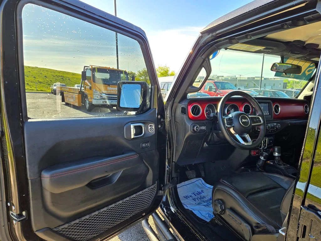 Used 2018 Black Jeep Unlimited Rubicon image 14