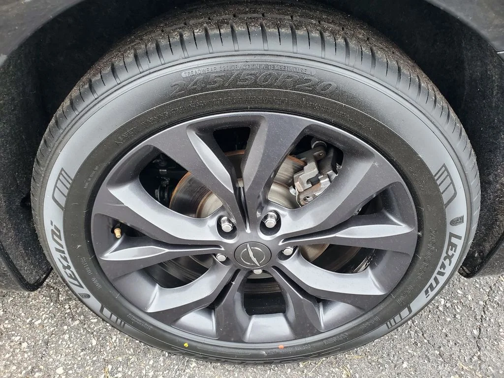 Used 2019 Black Chrysler Touring Plus image 31
