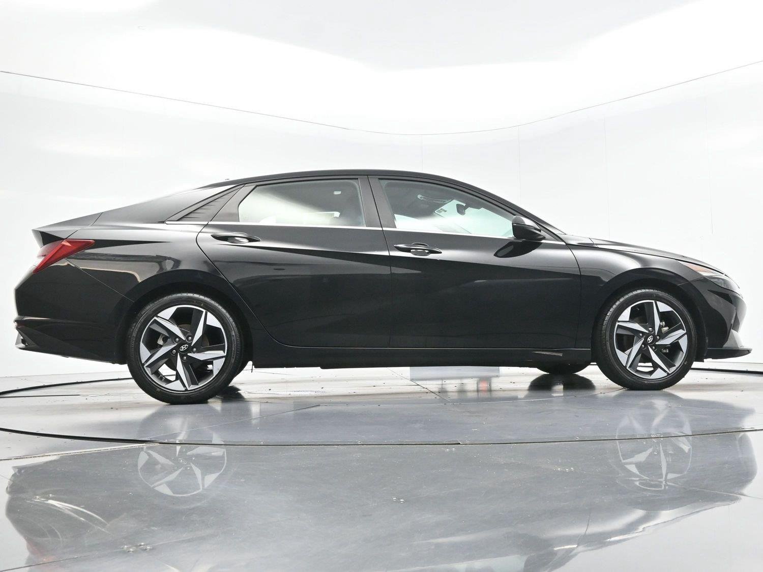 Used 2021 Phantom Black Hyundai Limited image 52