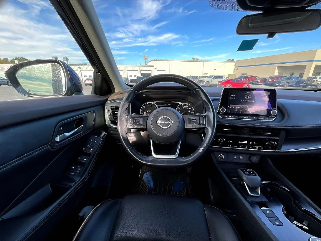 Used 2023 Caspian Blue Nissan SV image 10