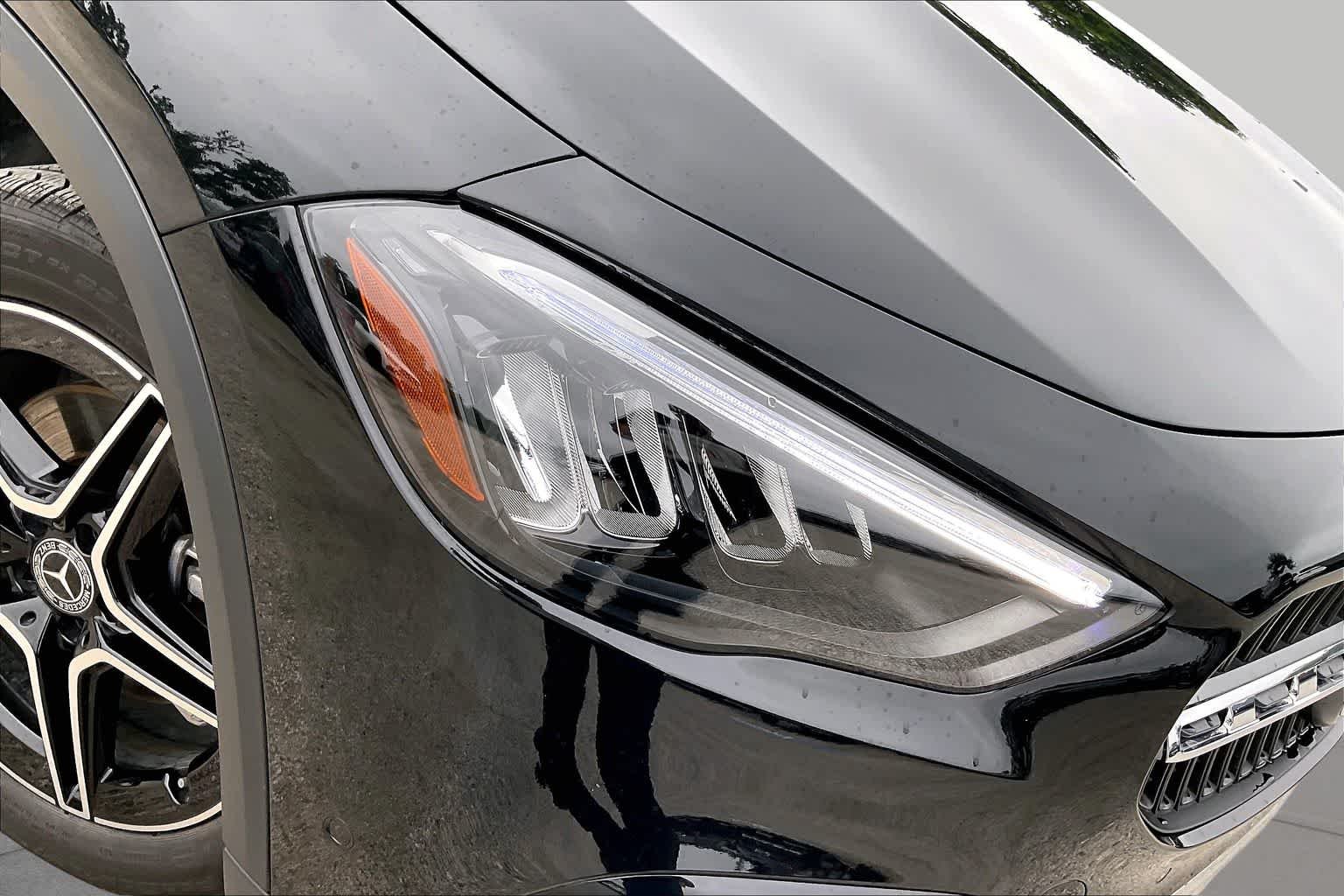 Used 2026 Cosmos Black Metallic Mercedes-Benz GLA 250 image 26