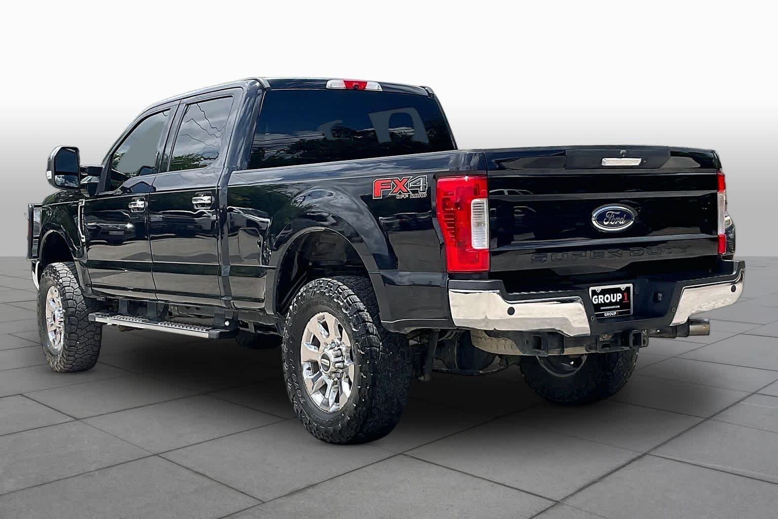 Used 2019 Agate Black Metallic Ford XLT image 12