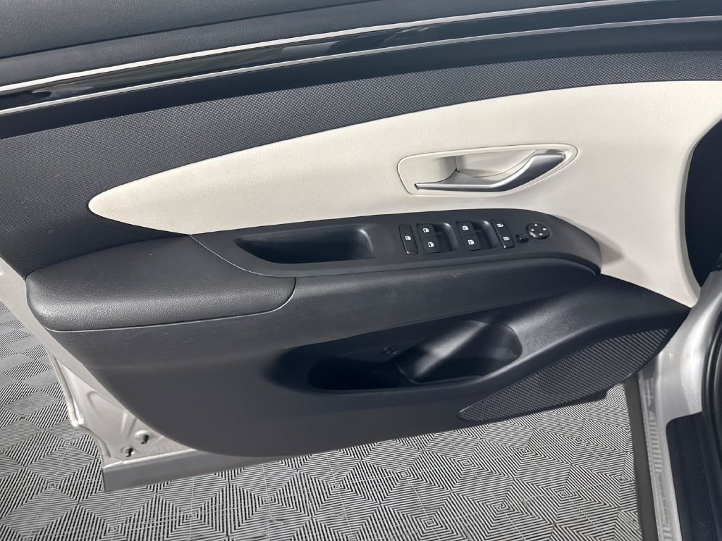 Used 2024 Silver Hyundai SEL image 17