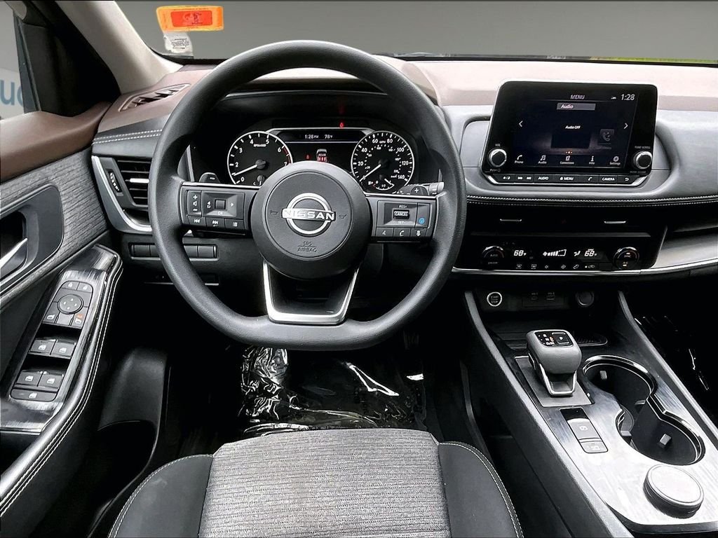 Used 2023 Gray Nissan SV image 17
