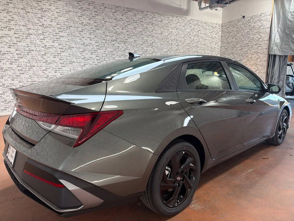 New 2026 Amazon Gray Hyundai SEL Sport image 7