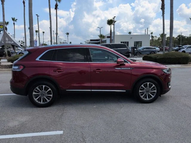 Certified Used 2019 Ruby Red Metallic Lincoln Select image 3