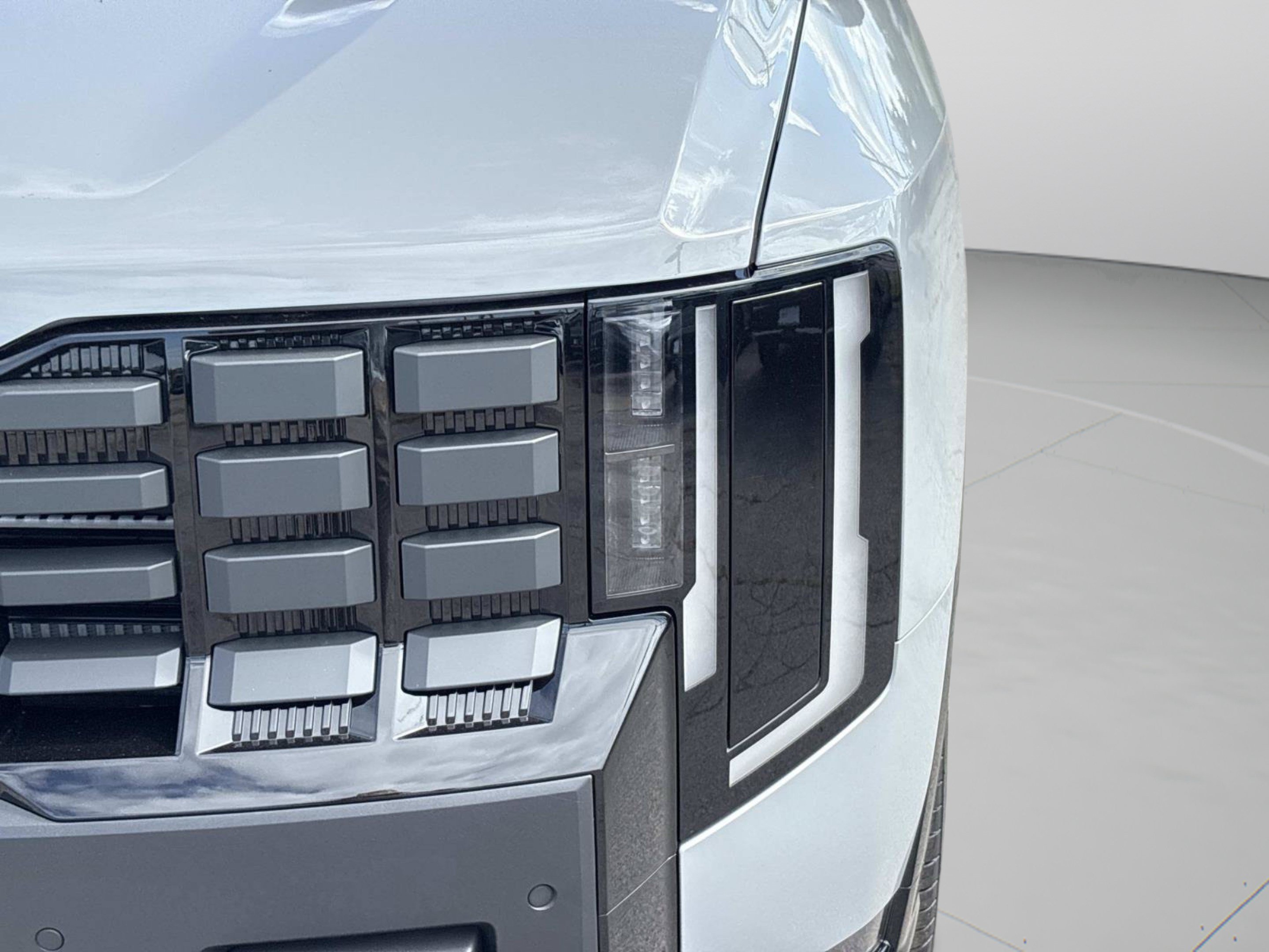 New 2027 Wolf Gray Kia X-Line SX image 32