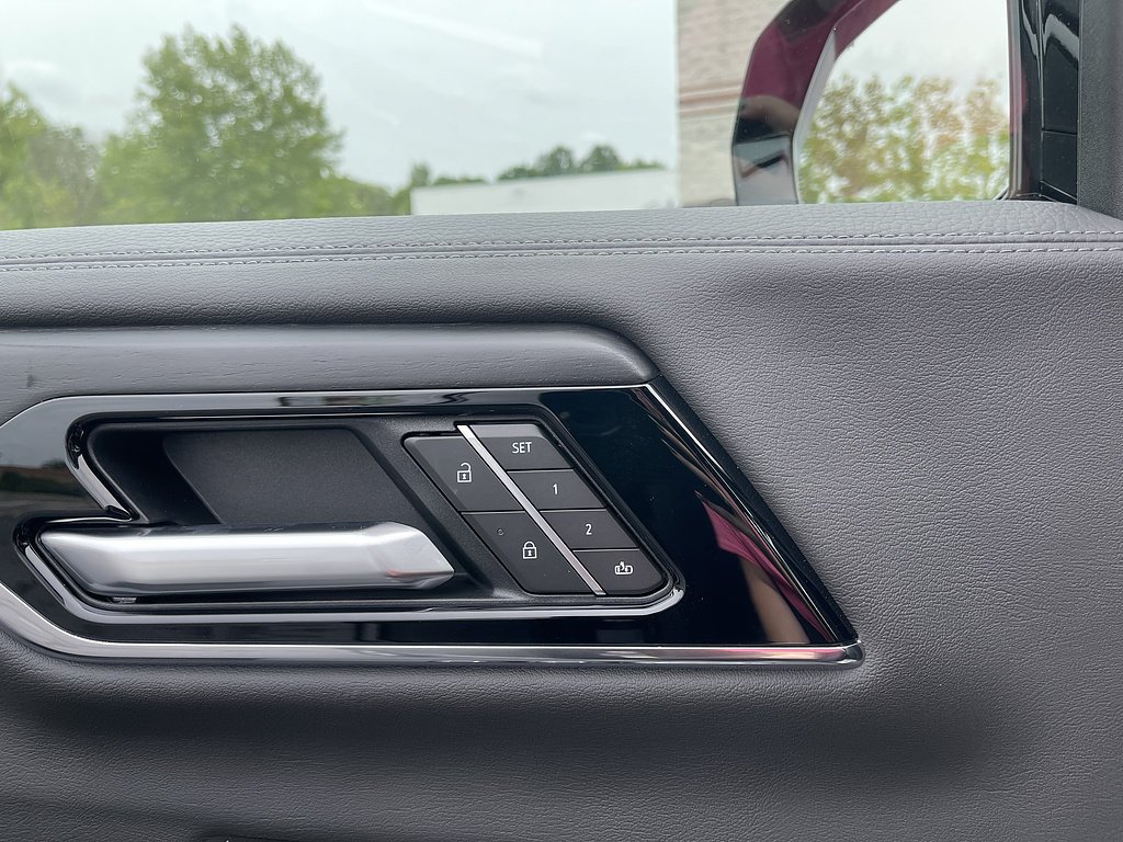 2026 GMC Yukon XL Denali - Photo 31