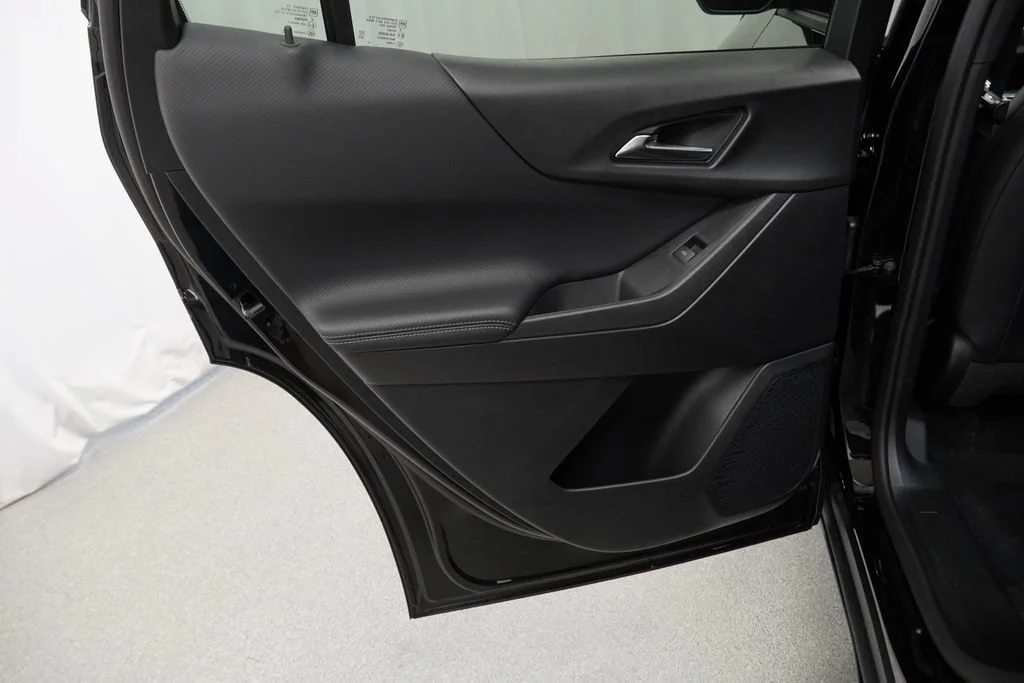 New 2027 Mosaic Black Metallic Chevrolet LT image 22