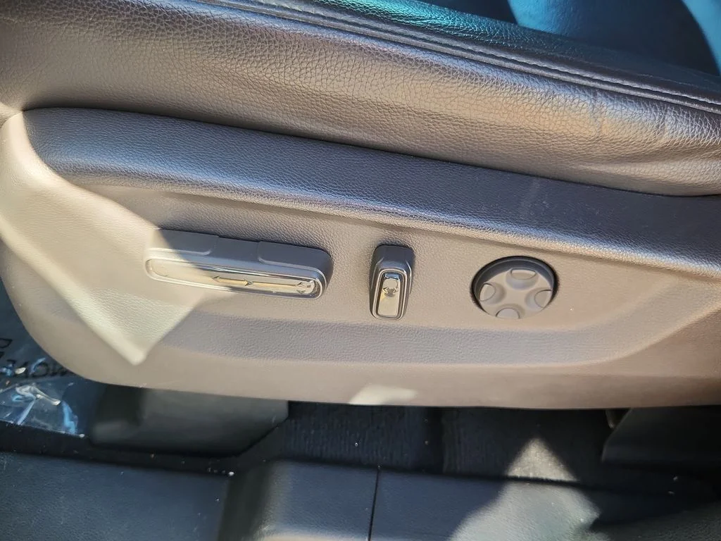 Used 2023 Silver Honda Touring image 8