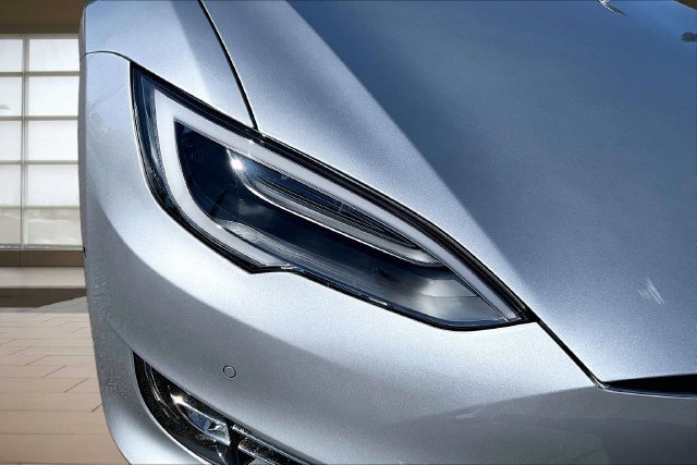 Used 2016 Silver Tesla  image 27
