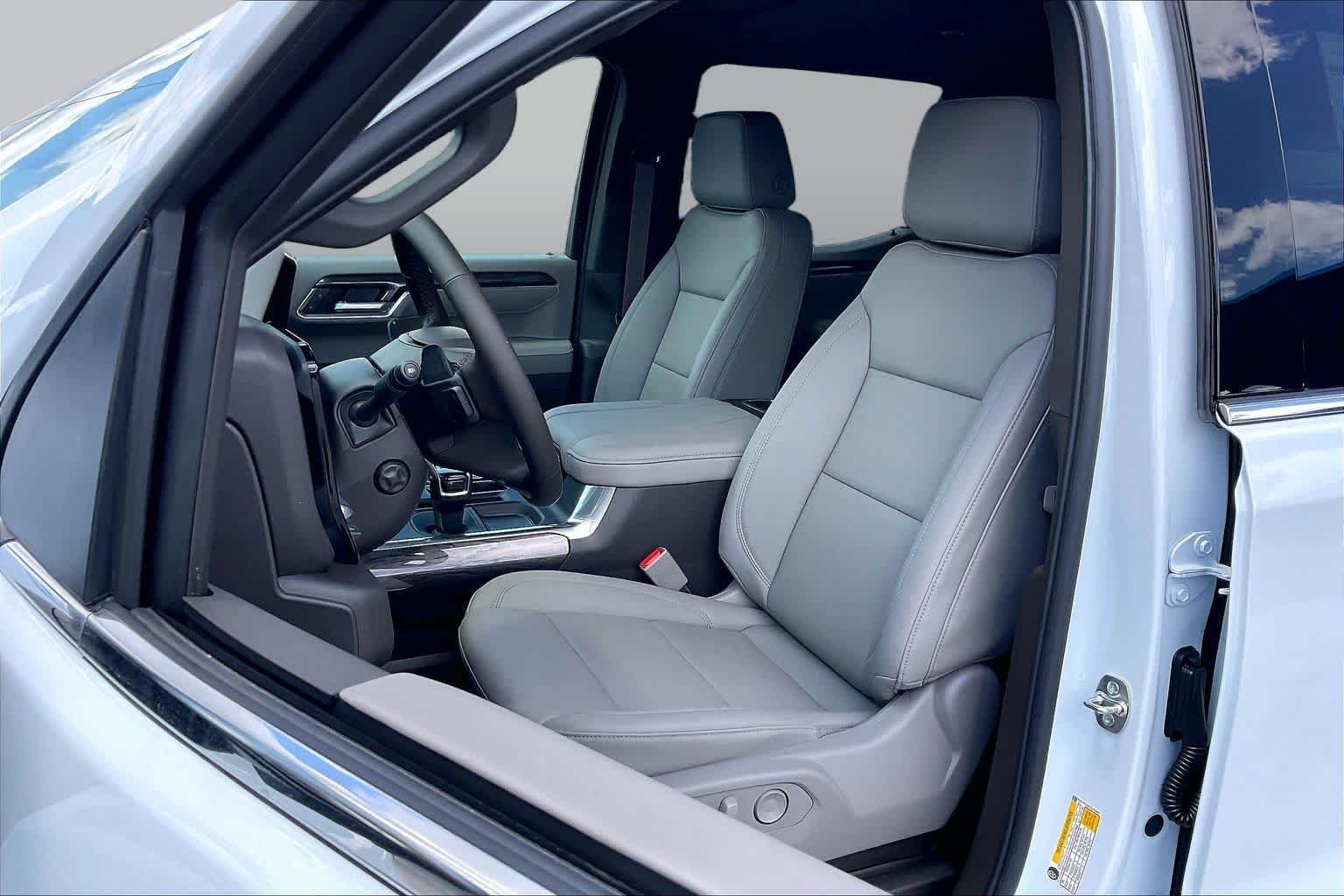 2026 Chevrolet Silverado 1500 LTZ - Photo 9